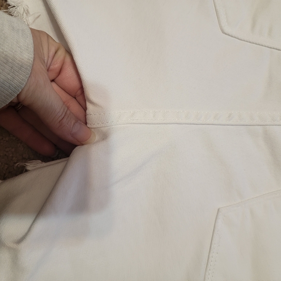 Judy Blue White Distressed Denim Shorts Womrns‎ Size Medium Frayed Hem Beach - Picture 9 of 12